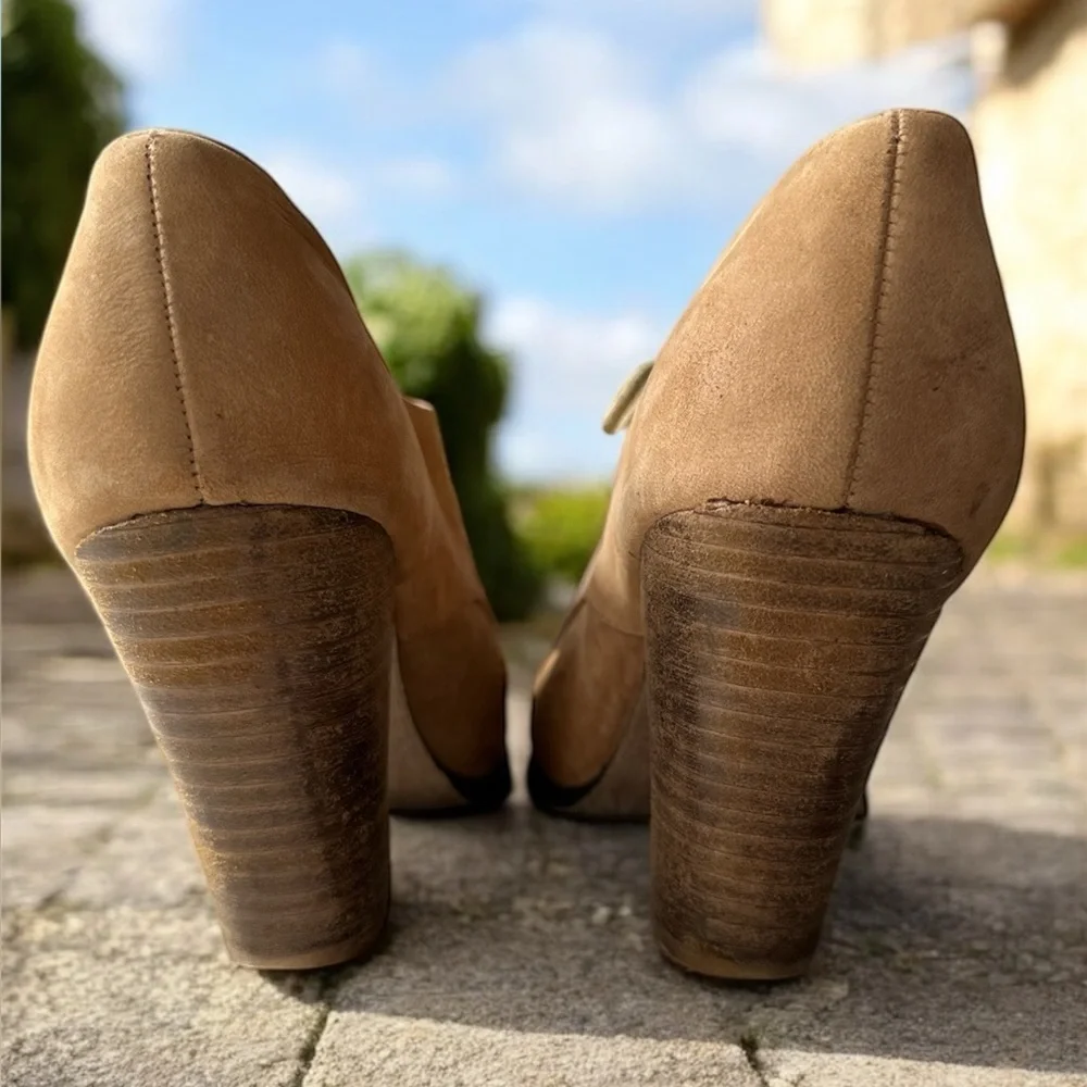 VTG Ecote Lace Up Oxford Heels Tan Women's Size 7 - 3.5” heel - Picture 3 of 4